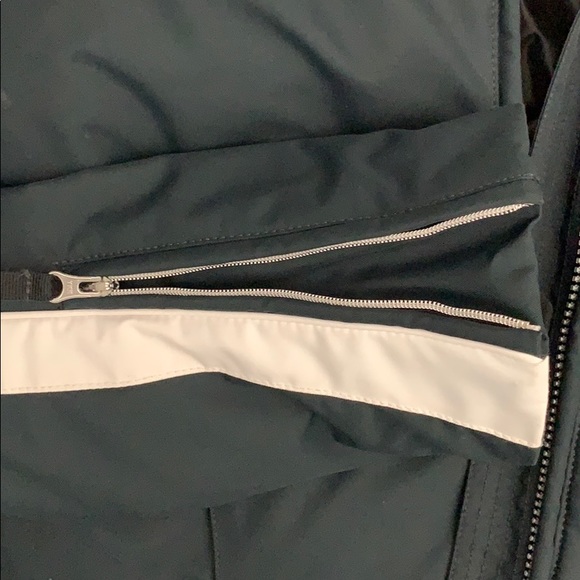Nils insulated ski/snowboard jacket. Sz 10 - Picture 7 of 8